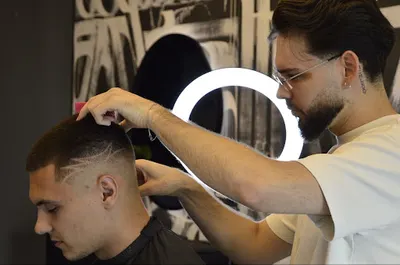 THE BARBERS SHOWROOM